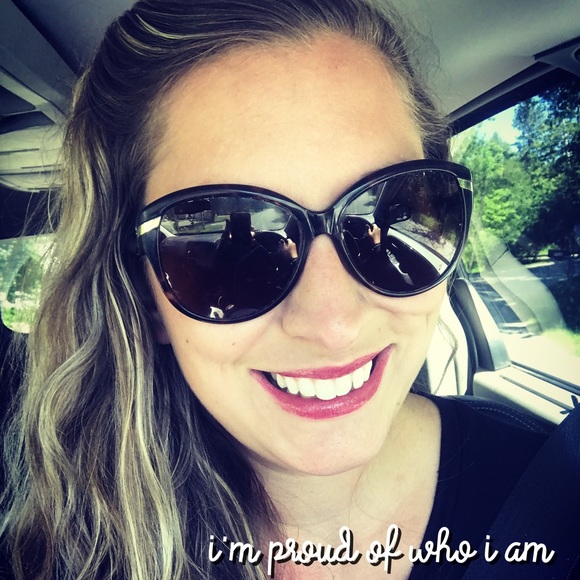 Meet your Posher, Kelly - Picture 5 of 5